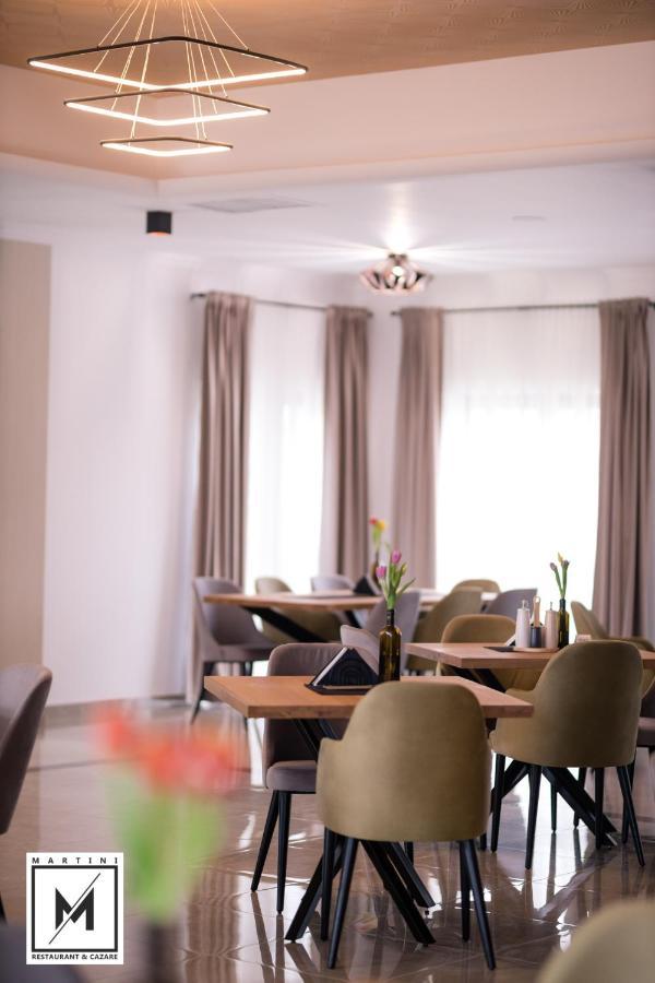Martini Restaurant & Cazare Sebeshely Kültér fotó