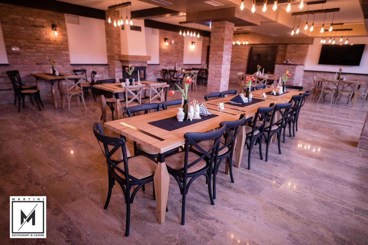 Martini Restaurant & Cazare Sebeshely Kültér fotó