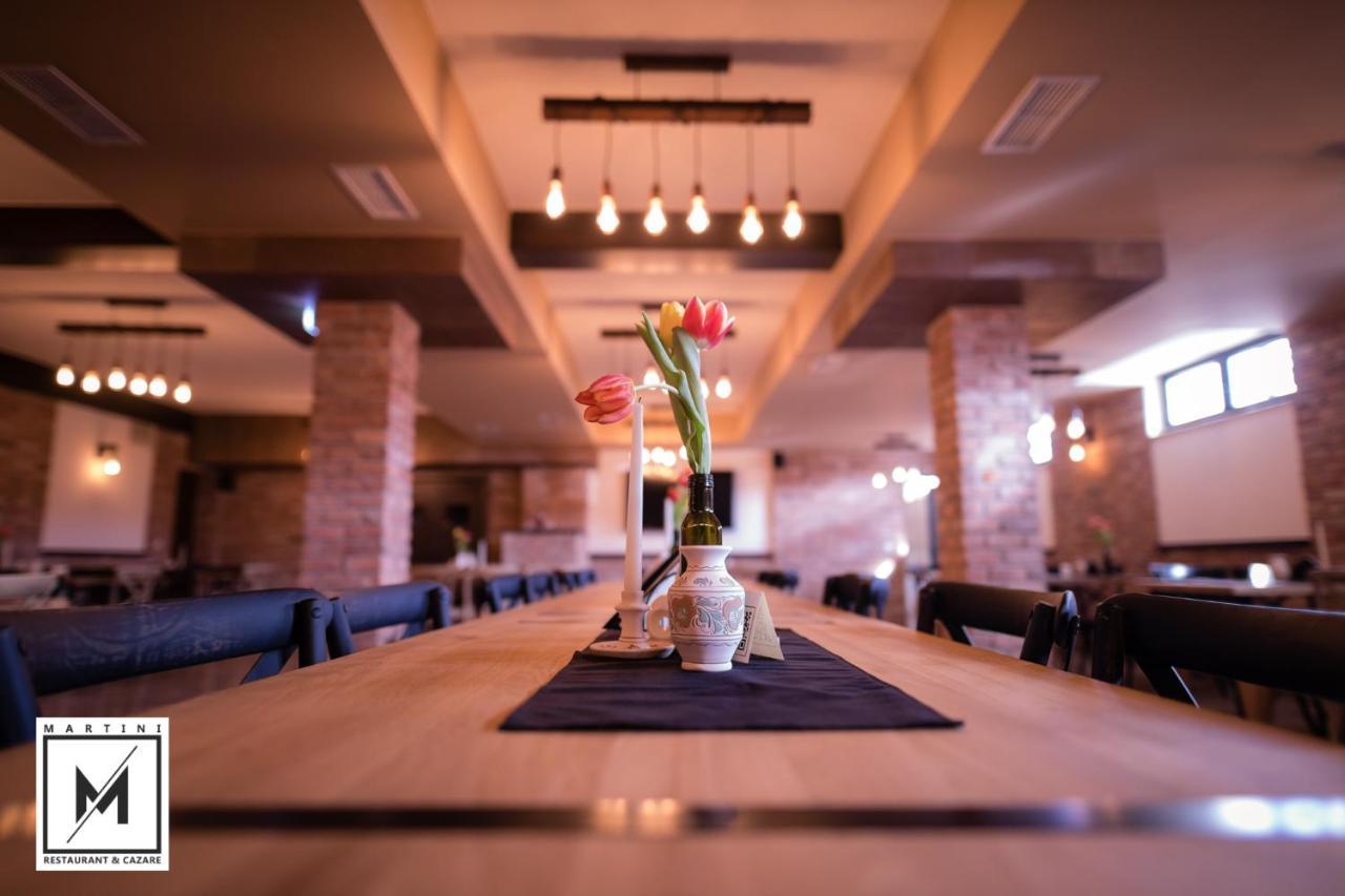 Martini Restaurant & Cazare Sebeshely Kültér fotó