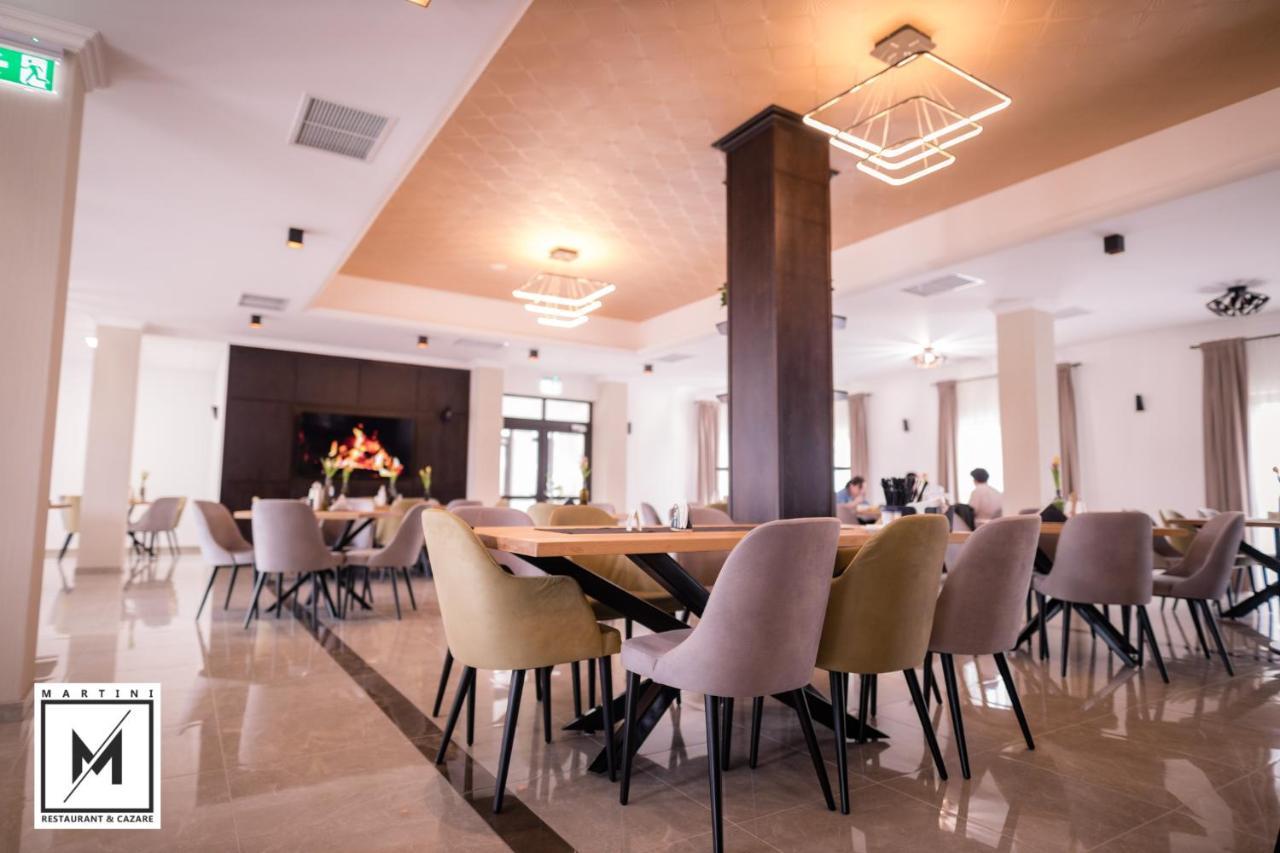 Martini Restaurant & Cazare Sebeshely Kültér fotó