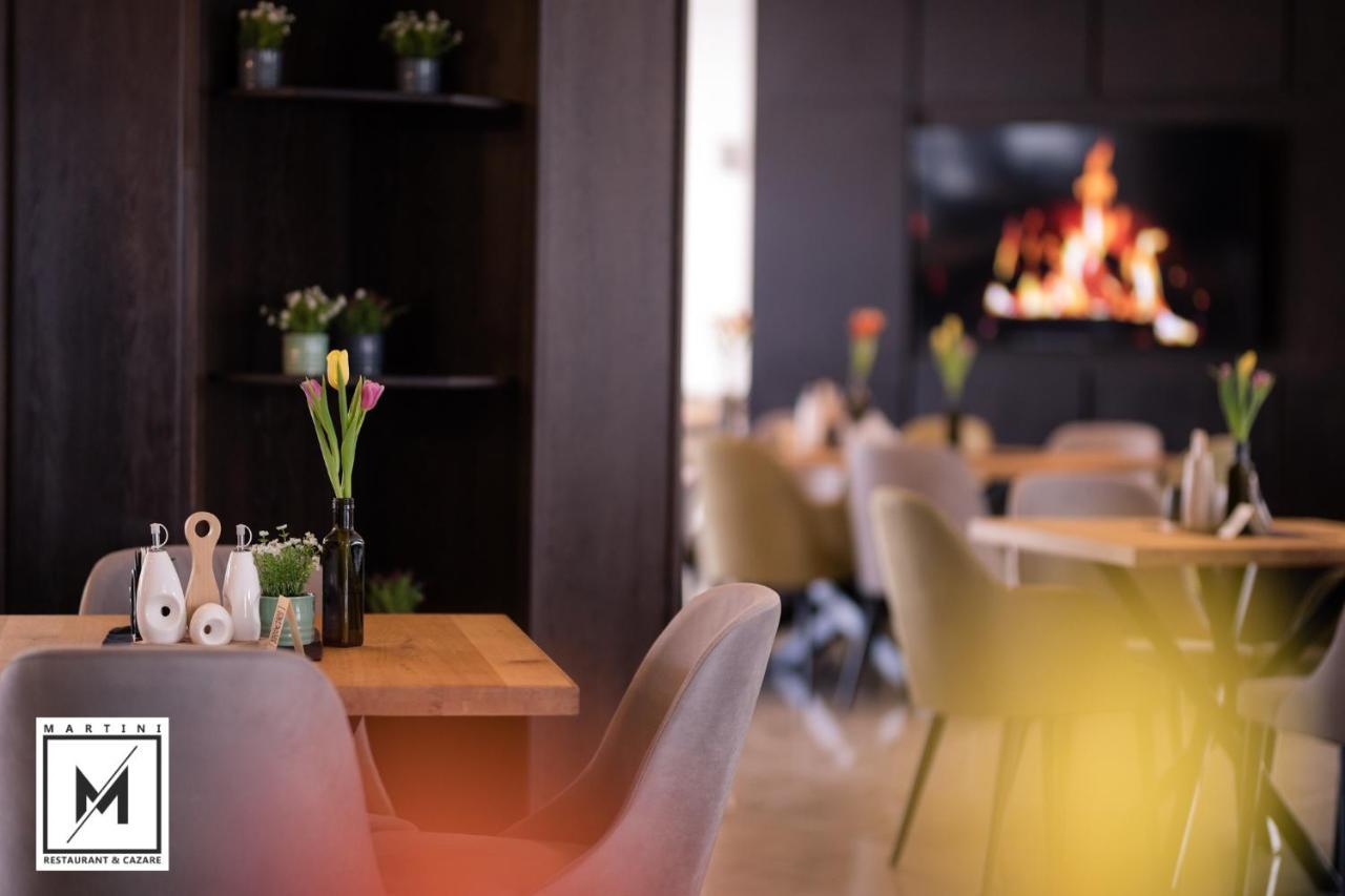 Martini Restaurant & Cazare Sebeshely Kültér fotó