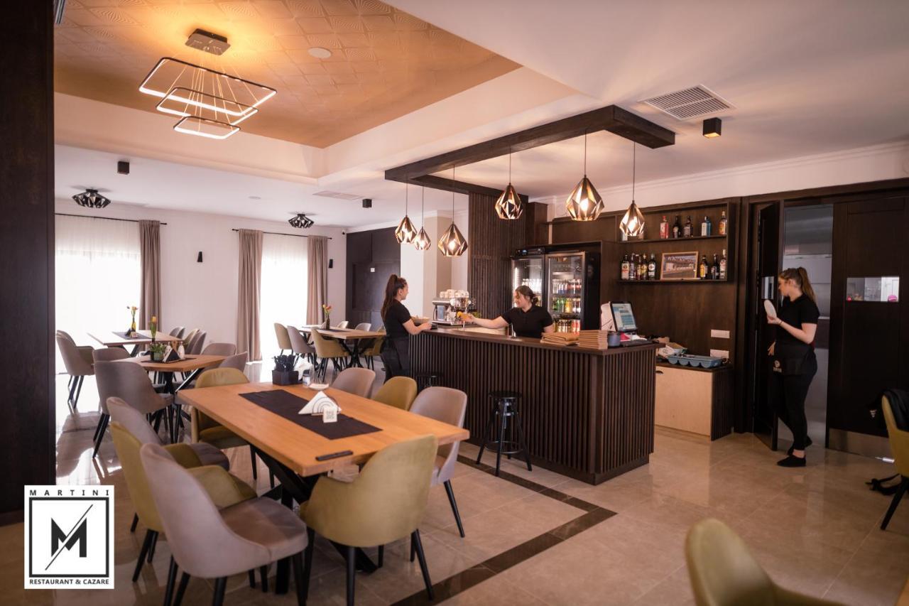 Martini Restaurant & Cazare Sebeshely Kültér fotó