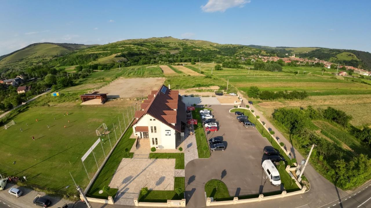 Martini Restaurant & Cazare Sebeshely Kültér fotó